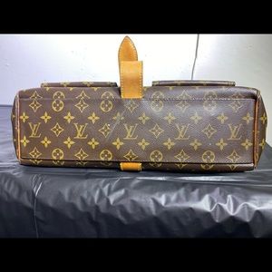 Louis Vuitton Manhattan